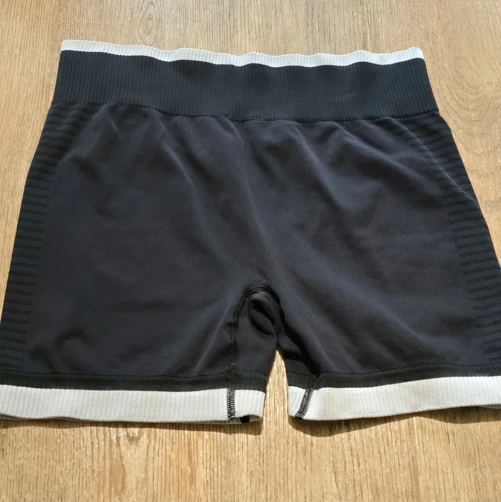 Oiselle Womens Seamless Racer‎ Long Athletic Shorts Pickelball Outdoor sz L NWT